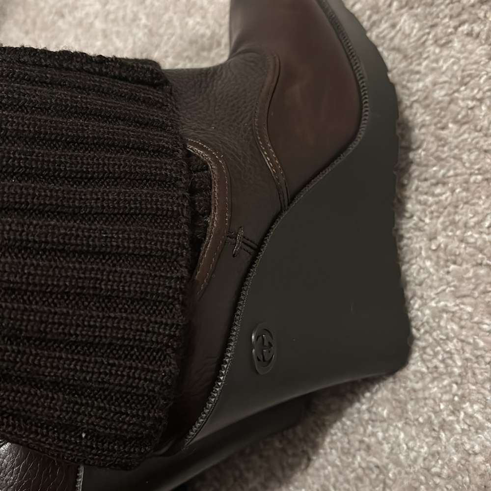 Gucci Brown Wedge Boots with High Heel and Stylish Knitted Upper - Picture 3 of 7